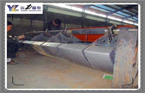 永磁磁選機(jī)，鳳城永磁磁選機(jī)的磁力_磁場(chǎng)強(qiáng)度能用多長(zhǎng)時(shí)間_工作原理型號(hào)_鳳城永磁磁選機(jī)的磁力場(chǎng)強(qiáng)分布圖 