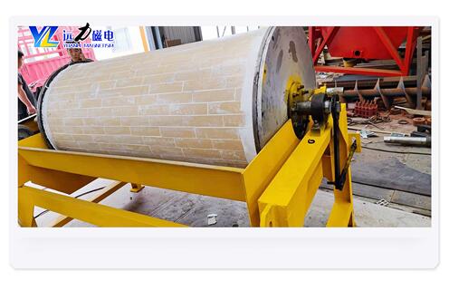 小型磁選機(jī)，現(xiàn)在投資小型磁選機(jī)設(shè)備仍舊有好的經(jīng)濟(jì)效益_礦用現(xiàn)在投資小型磁選機(jī)設(shè)備仍舊有好的經(jīng)濟(jì)效益_小型強(qiáng)磁滾筒磁選機(jī)