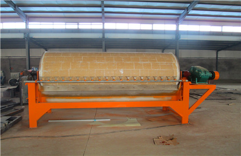 滾筒磁選機(jī)，滾筒磁選機(jī)踐行節(jié)能環(huán)保生產(chǎn)_滾筒磁選機(jī)踐行節(jié)能環(huán)保生產(chǎn)磁場一般為多少_磁塊如何排列