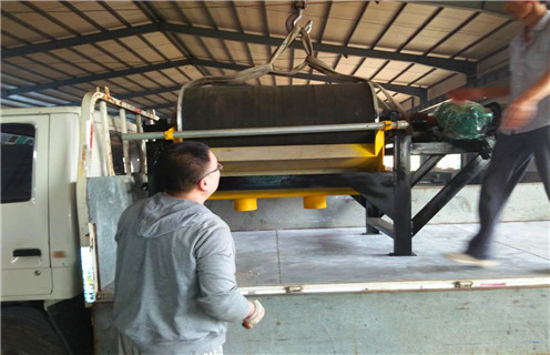 小型磁選機，小型漿料磁選機的使用提高工作效率_輥式小型漿料磁選機的使用提高工作效率_磁塊如何排列
