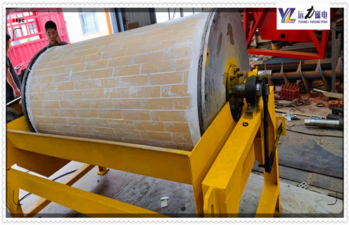 河砂磁選機(jī)，環(huán)保高效的河砂磁選機(jī)多少錢，一小時(shí)可產(chǎn)300噸_小型河沙磁選機(jī)_環(huán)保高效的河砂磁選機(jī)多少錢，一小時(shí)可產(chǎn)300噸價(jià)格