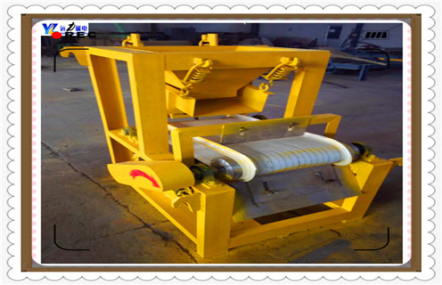 干式強磁磁選機，江西干式強磁場輥式磁選機_江西干式強磁場輥式磁選機工作視頻十大品牌教你如何選擇設(shè)備