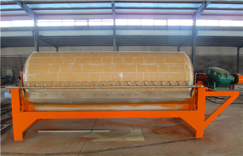 鐵礦磁選機(jī)，山東鐵礦磁選機(jī)工作原理磁性有多強(qiáng)_山東鐵礦磁選機(jī)工作原理鐵精粉流程及轉(zhuǎn)速有什么規(guī)定